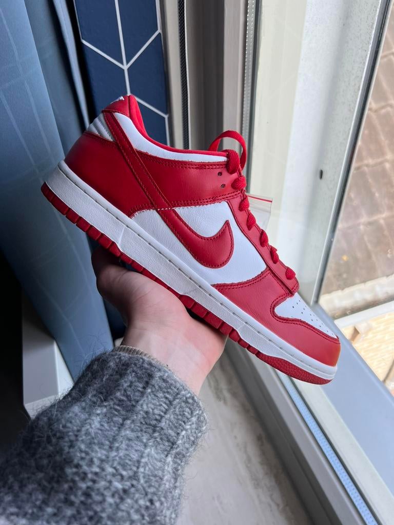 Nike Dunk low St Johns (University Red) maat 42,5, Kleding | Heren, Schoenen, Overige kleuren, ., Nieuw, Ophalen of Verzenden