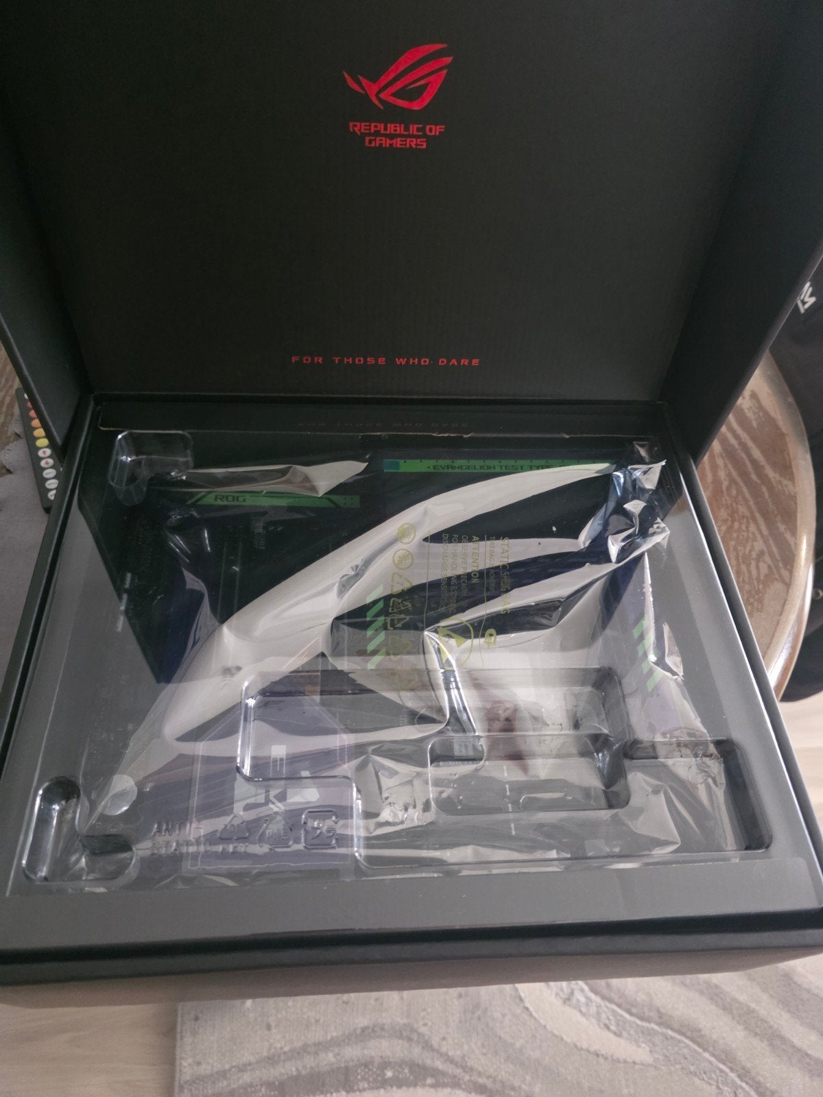 Z690 Asus Hero Eva + intel 12400f cpu+hyeprion case+ air coo, Ophalen, Zo goed als nieuw