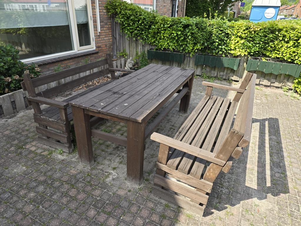 Tuintafel en 2 tuinbanken gratis, Ophalen, Gebruikt