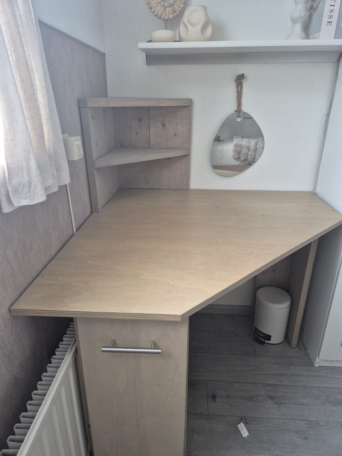 Hoekbureau met opbergruimte en planken, Huis en Inrichting, Bureaus, Ophalen, Opbergruimte, Gebruikt, Hout