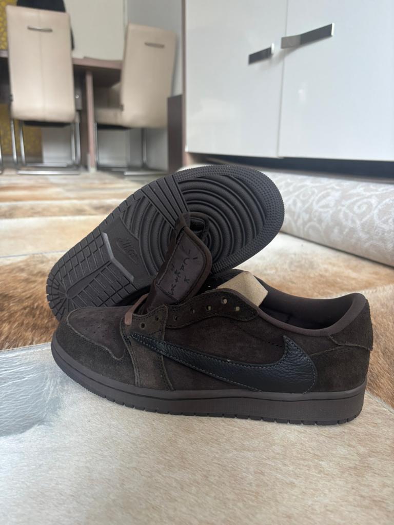 Travis Scott x Air Jordan 1 Retro Low OG 'Velvet Brown', Bruin, Nike, Nieuw, Ophalen of Verzenden