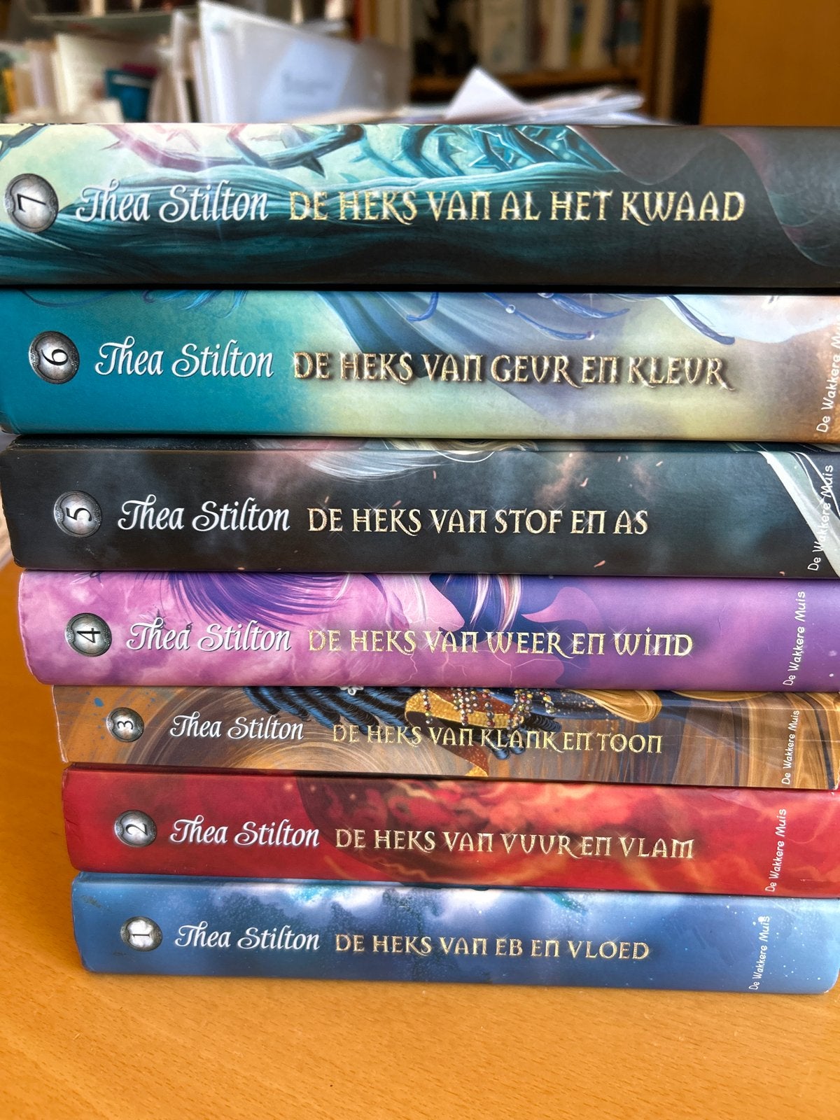 Thea Stilton Heksen v Fantasia complete serie 7 boeken igs, Ophalen of Verzenden, Gelezen