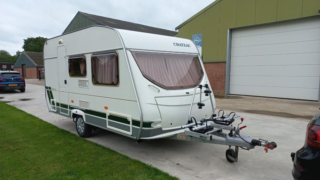 Chateau Caratt 390, Caravans en Kamperen, Chateau, Dwarsbed, Treinzit, 750 - 1000 kg