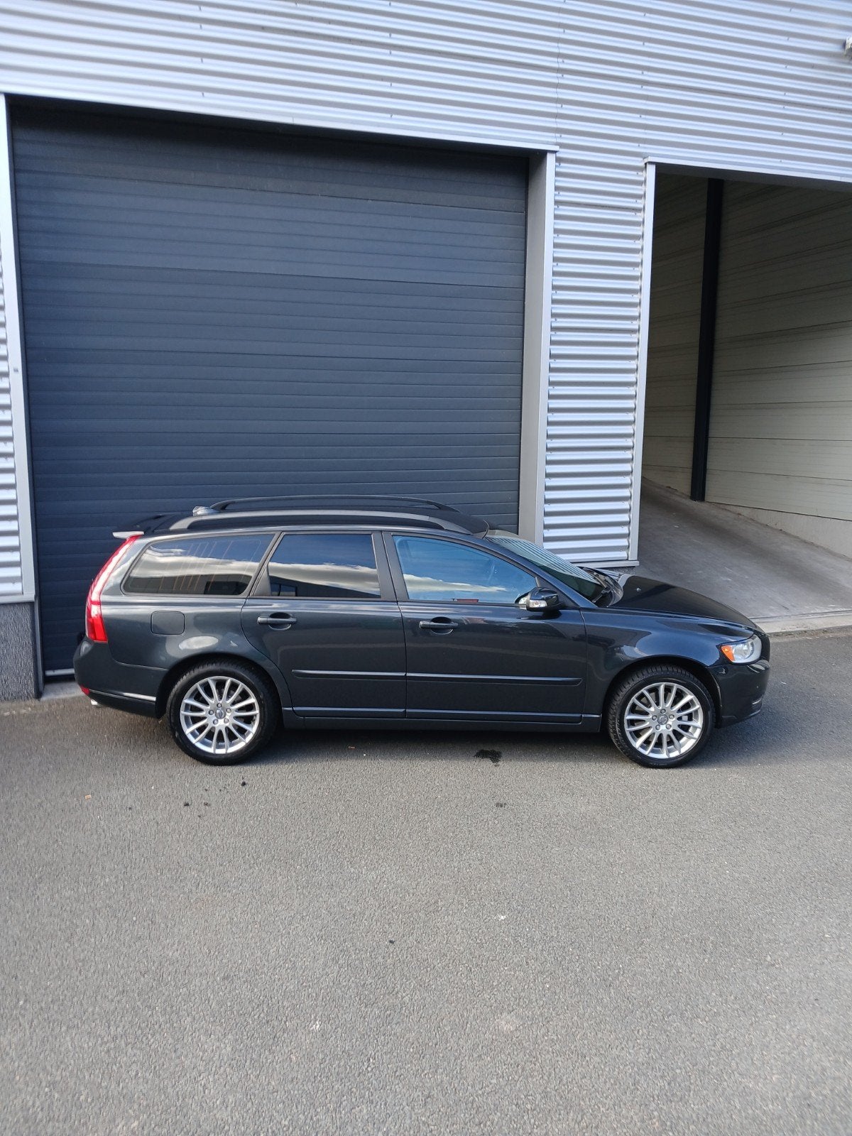 Volvo V50 2.5 T5 AWD 2009 Facelift 265 PK moet zsm weg, Auto's, 700 kg, 2521 cc, 10 km/l, Stationwagon