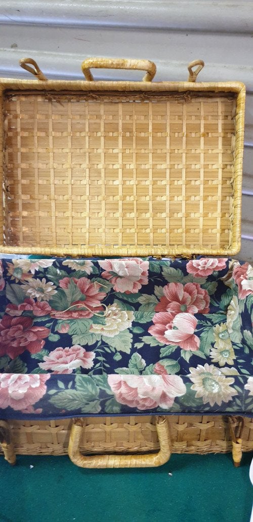 picknick mand met servies 4 pers, Ophalen of Verzenden, 'T Olde Gre-j, Info@toldegrej.nl, Endepoelstraat 20f Didam