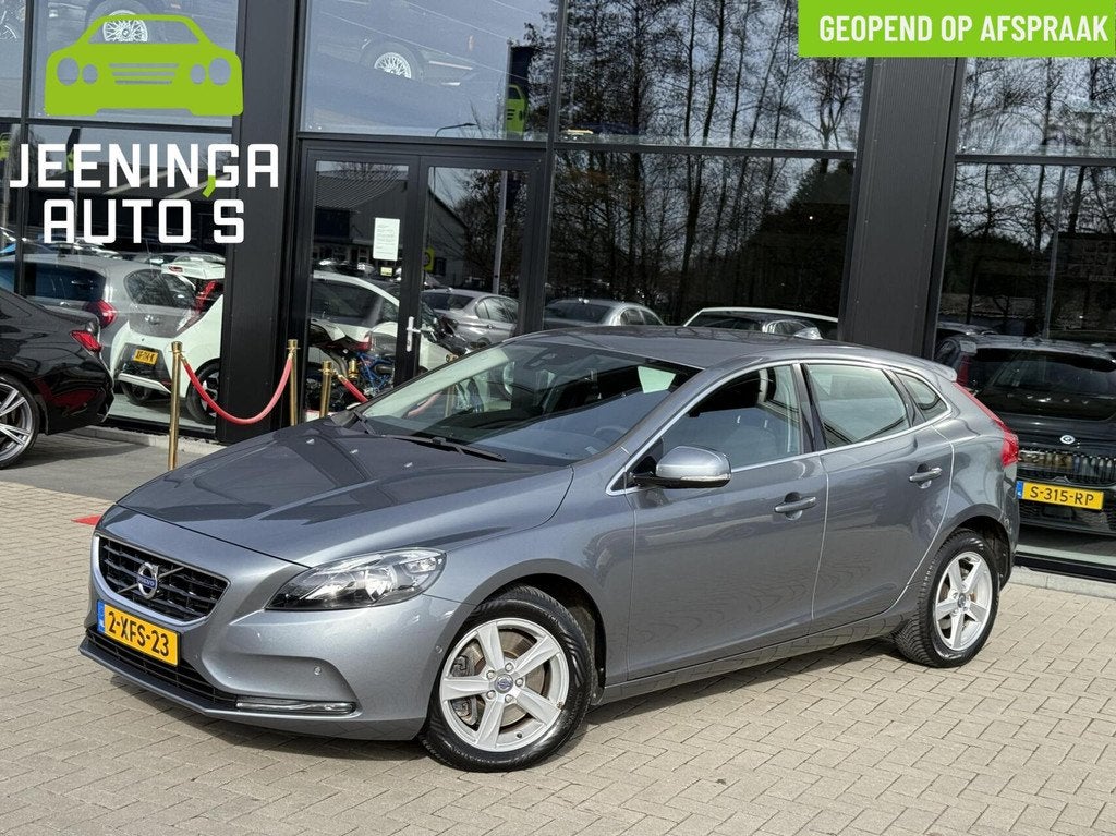 Volvo V40 2.0 D4 Momentum Business|Trekhaak|Navi|Clima, Voorwielaandrijving, Euro 5, Stof, Gebruikt