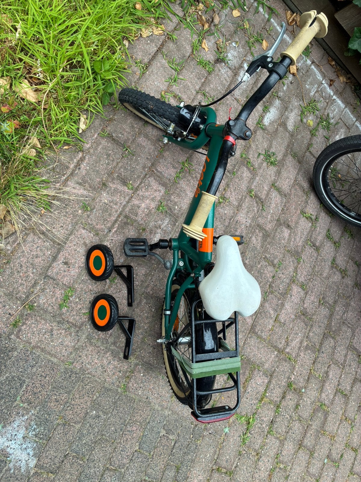 Kinderfiets Loekie 16 inch, Fietsen en Brommers, Fietsen | Kinderfietsjes, Ophalen, Gebruikt, 16 tot 20 inch, Zijwieltjes