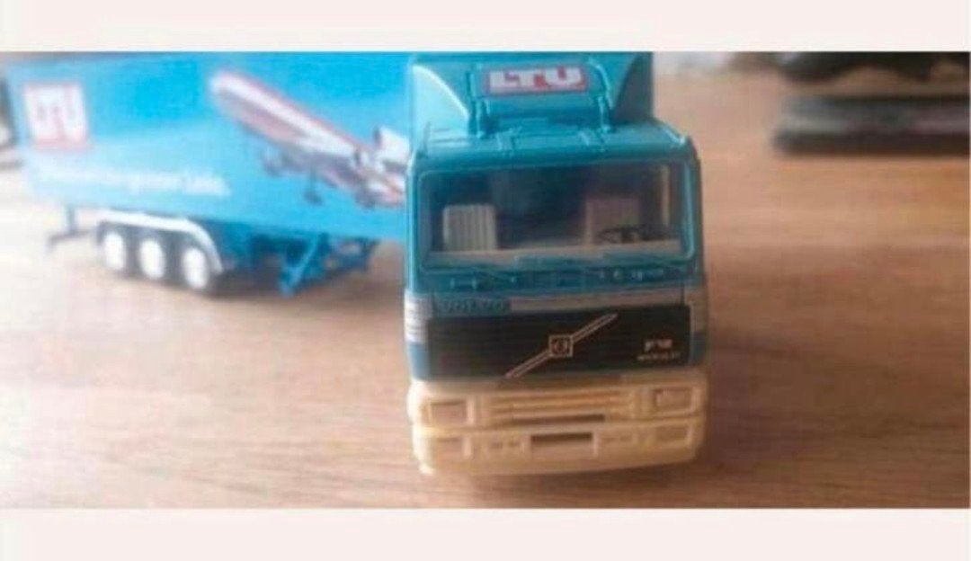 Albedo Volvo F12 Intercooler – LTU International Airways, Hobby en Vrije tijd, Modelauto's | 1:87, Zo goed als nieuw, Bus of Vrachtwagen