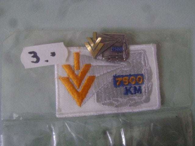 medaille en embleem- IVV wandelpartners  7500 km, Ophalen of Verzenden, Overige materialen