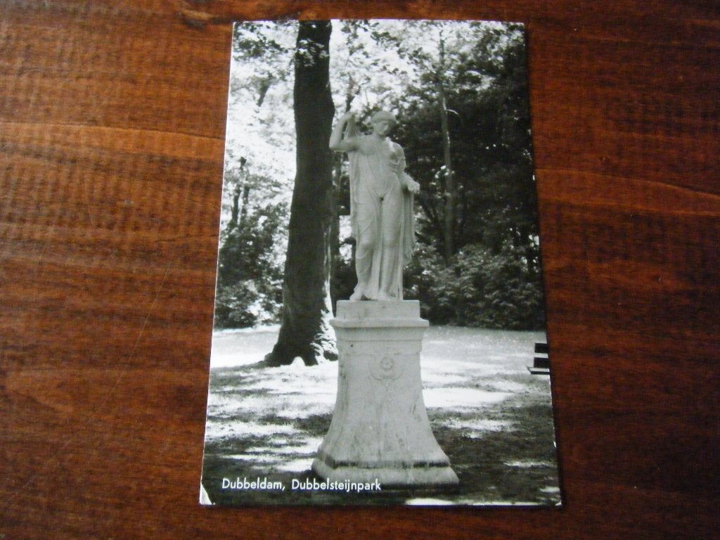 V4 - Dubbeldam - Beeld - Park - Mooi/Oud, Verzamelen, Ophalen of Verzenden, 1960 tot 1980, Zuid-Holland