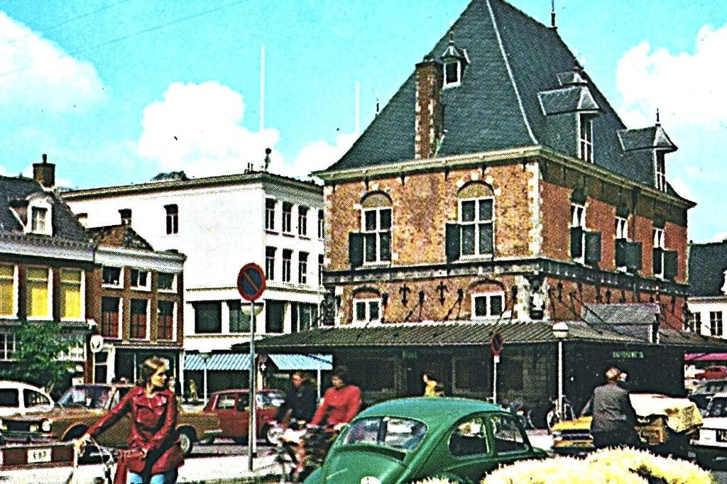 38322	Leeuwarden	1977	_Nette oude kaart Onbeschreven, Ophalen of Verzenden, 1960 tot 1980, Ongelopen, Friesland