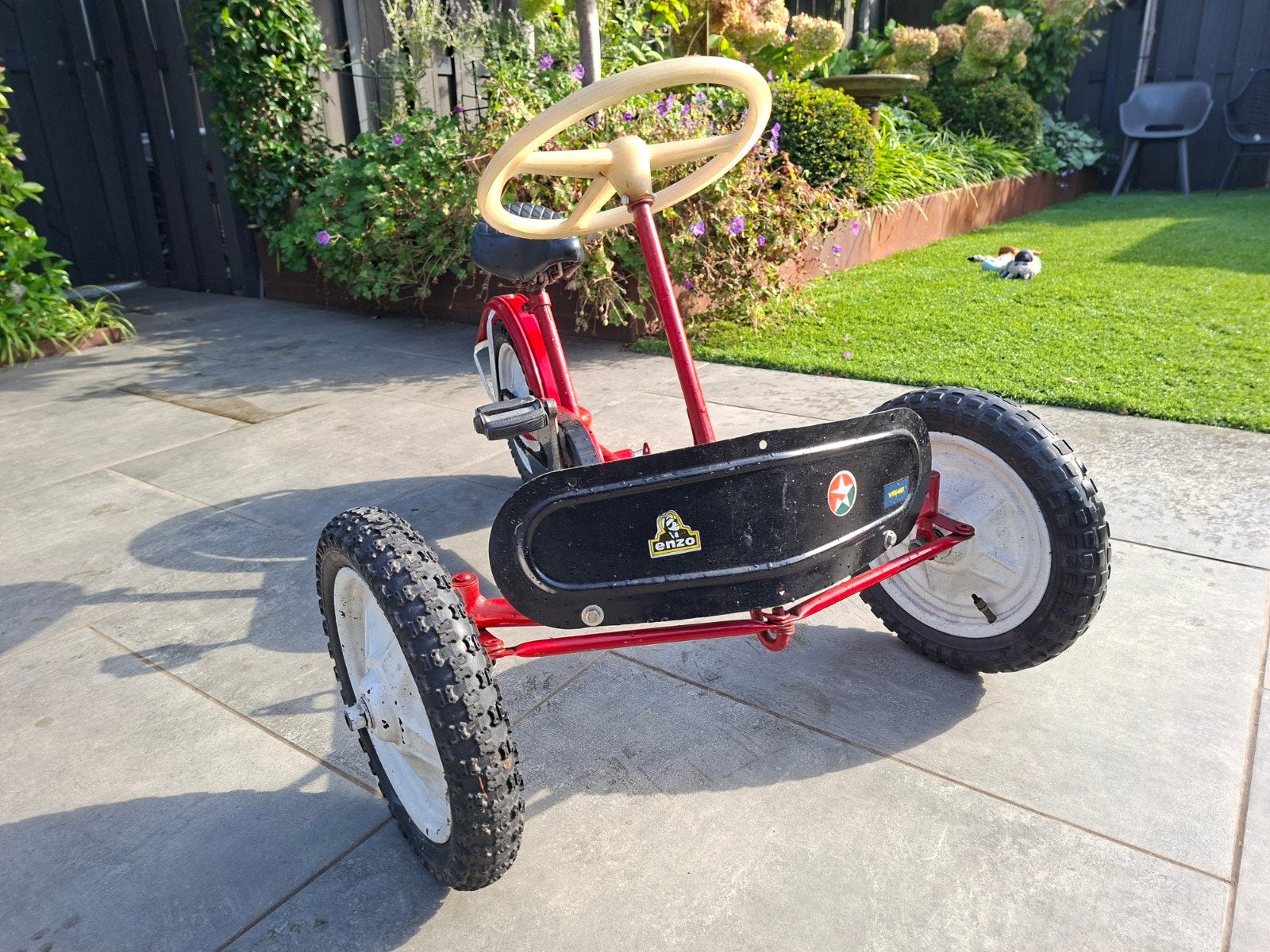 Vintage rode trapauto - zadel 48cm, lengte 93cm, Ophalen, Gebruikt, Trapvoertuig