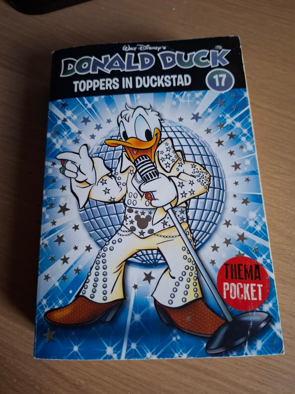 Donald Duck Toppers in Duckstad 17 - Thema Pocket, Eén stripboek, Ophalen of Verzenden, Gelezen, Walt Disney