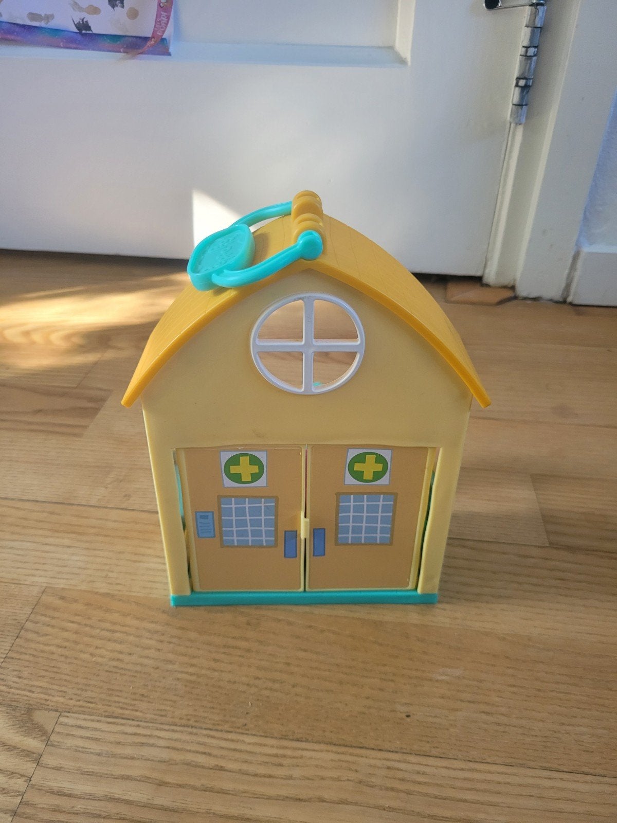 Peppa speelhuisje naar de dierenarts, Ophalen, Poppenhuis