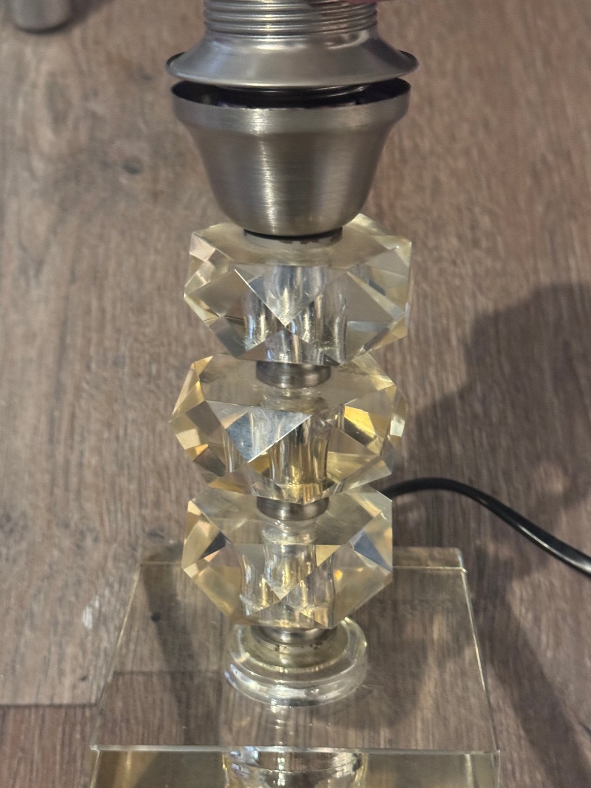 Vintage: Art Deco lamp chroom/geslepen glas, bruine kap, Gebruikt, Art deco, Ophalen of Verzenden, Glas