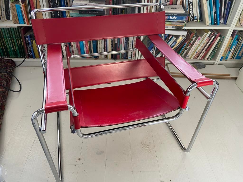 Rode leren stoel, in stijl van Wassily - Marcel Breuer stijl, Ophalen, Zo goed als nieuw