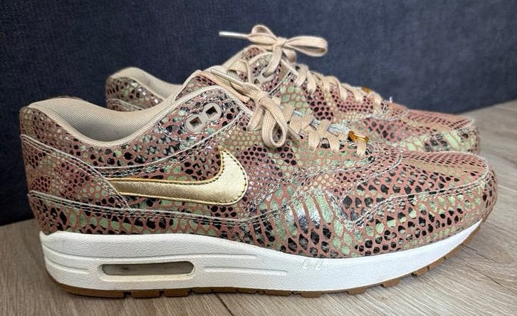 Nike Air Max 1 'Year of the Snake' maat 41, Ophalen of Verzenden, Gedragen, Bruin, Sneakers of Gympen