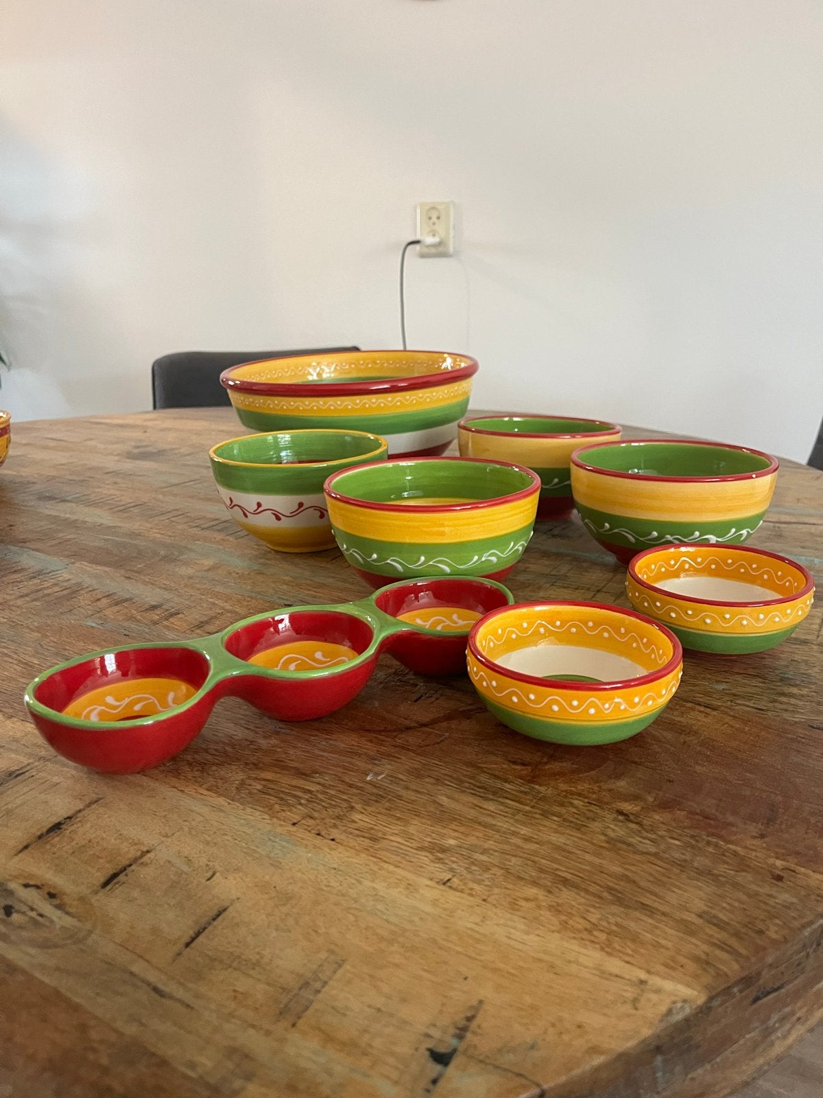 Intermezzo tapas set met grote schaal en kleine schaaltjes, Gebruikt, Handbeschilderd, Porselein of Keramiek, Schaal