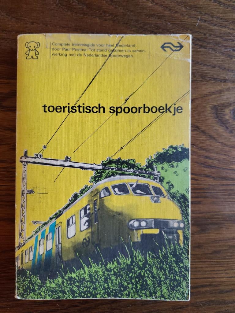 Toeristisch Spoorboekje - Complete Treinreisgids Nederland, Ophalen of Verzenden, Gelezen, Paul Postma, Trein
