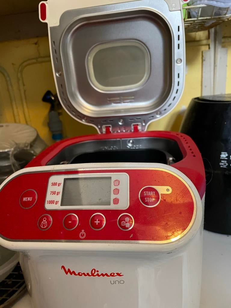 Moulinex UNO Broodbakmachine - Wit/Rood, Witgoed en Apparatuur, Broodbakmachines, 800 tot 1200 gram deeg, Zo goed als nieuw, Kijkvenster