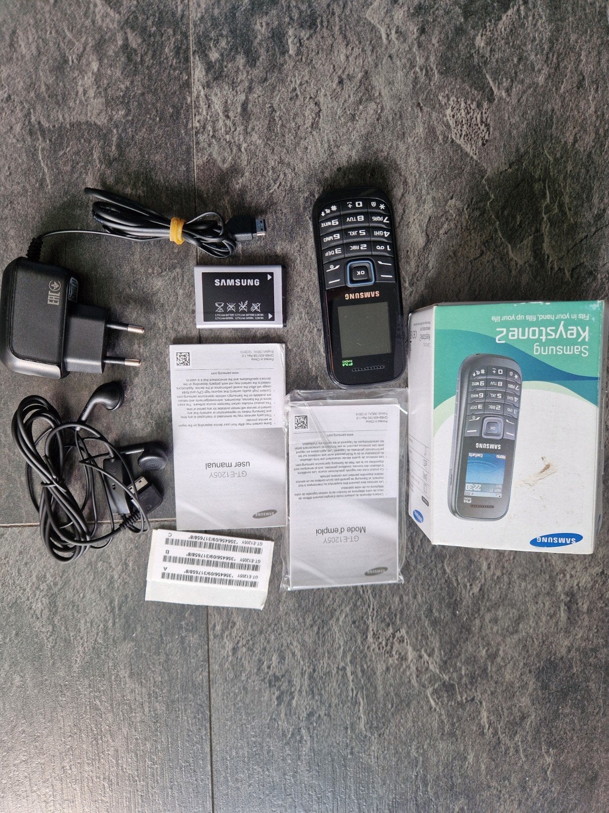 Samsung Keystone 2 GT-E1205Y - Nieuw in doos, Geen camera, Nieuw, Ophalen of Verzenden, Klassiek of Candybar