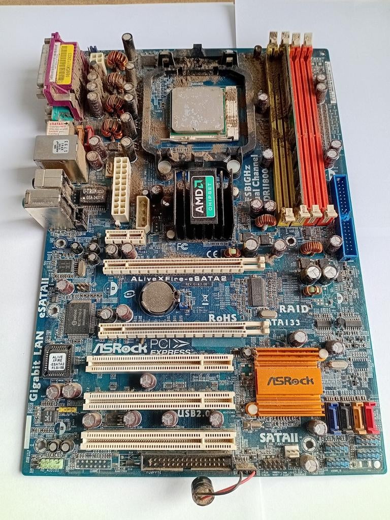 ASRock ALiveXFire-eSATA2 Moederbord (AMD, DDR2), Computers en Software, Moederborden, Niet werkend, AMD, DDR2, Ophalen of Verzenden