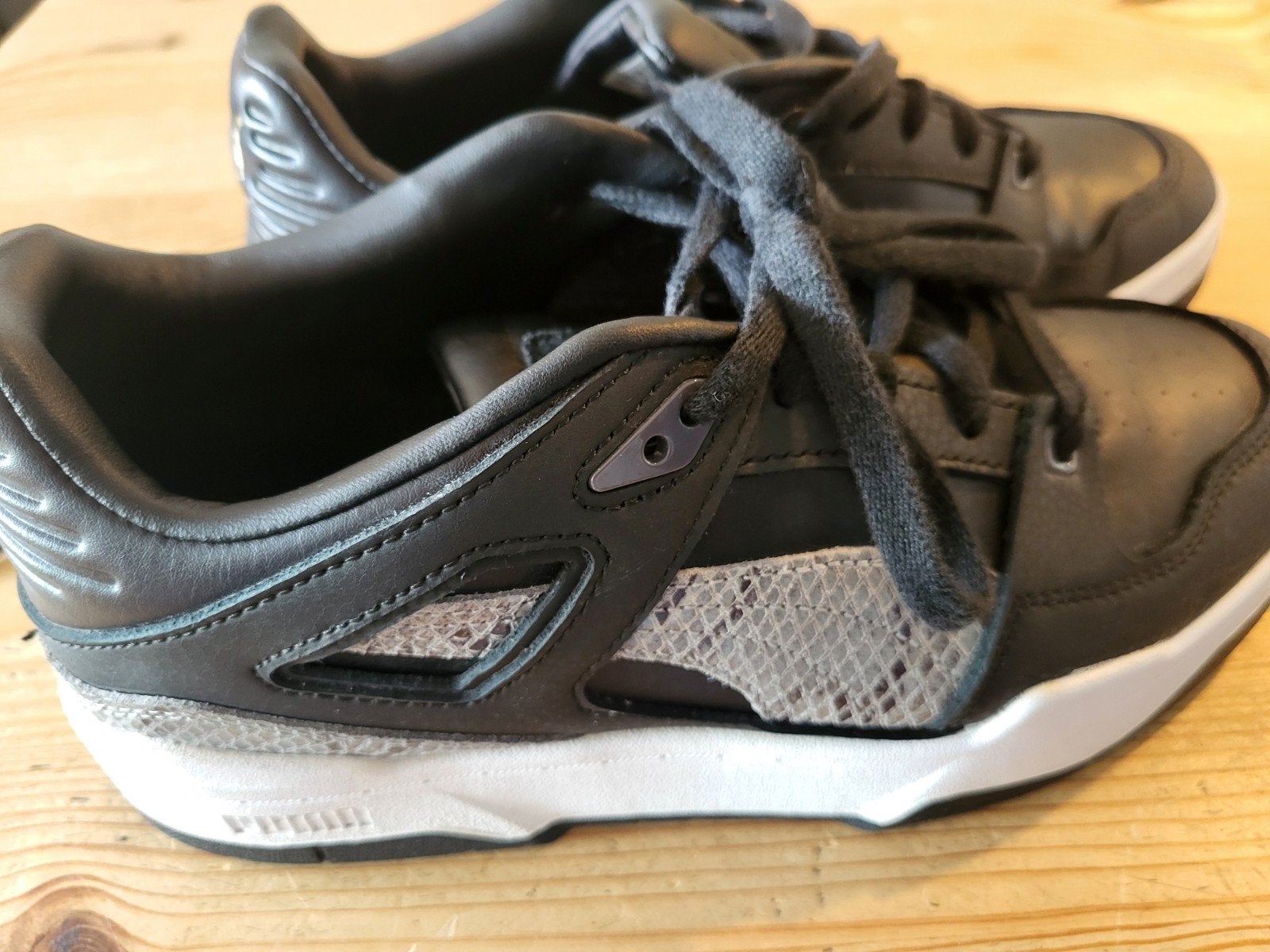 Puma sneakers maat 40 - Zwart met slangenprint, Puma, Zwart, Ophalen of Verzenden, Sneakers of Gympen