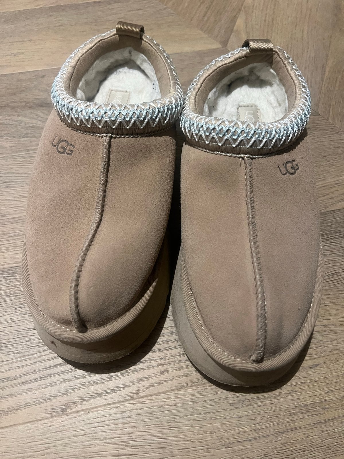 Ugg Tasmans in maat 38 - Zo goed als nieuw, Ophalen of Verzenden, Zo goed als nieuw, Bruin, Instappers