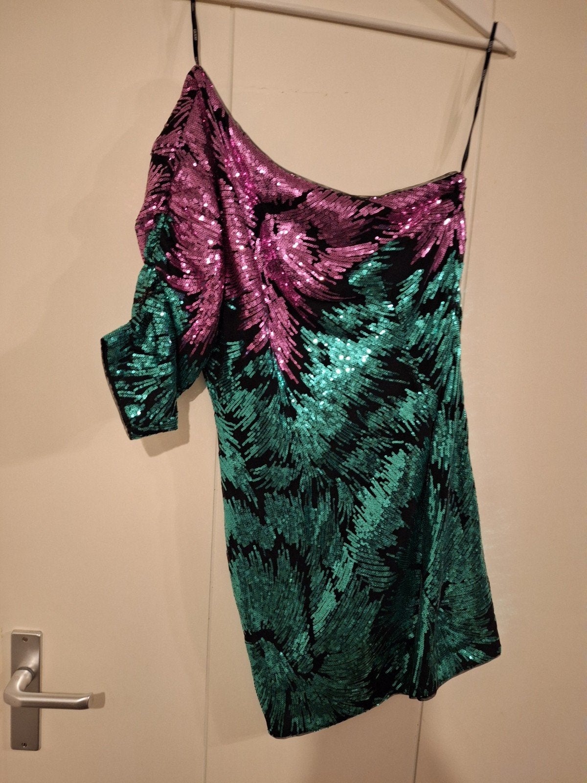 Guess jurk met pailletten maat 40/42, Kleding | Dames, Guess, Ophalen of Verzenden, Maat 42/44 (L), Meerkleurig
