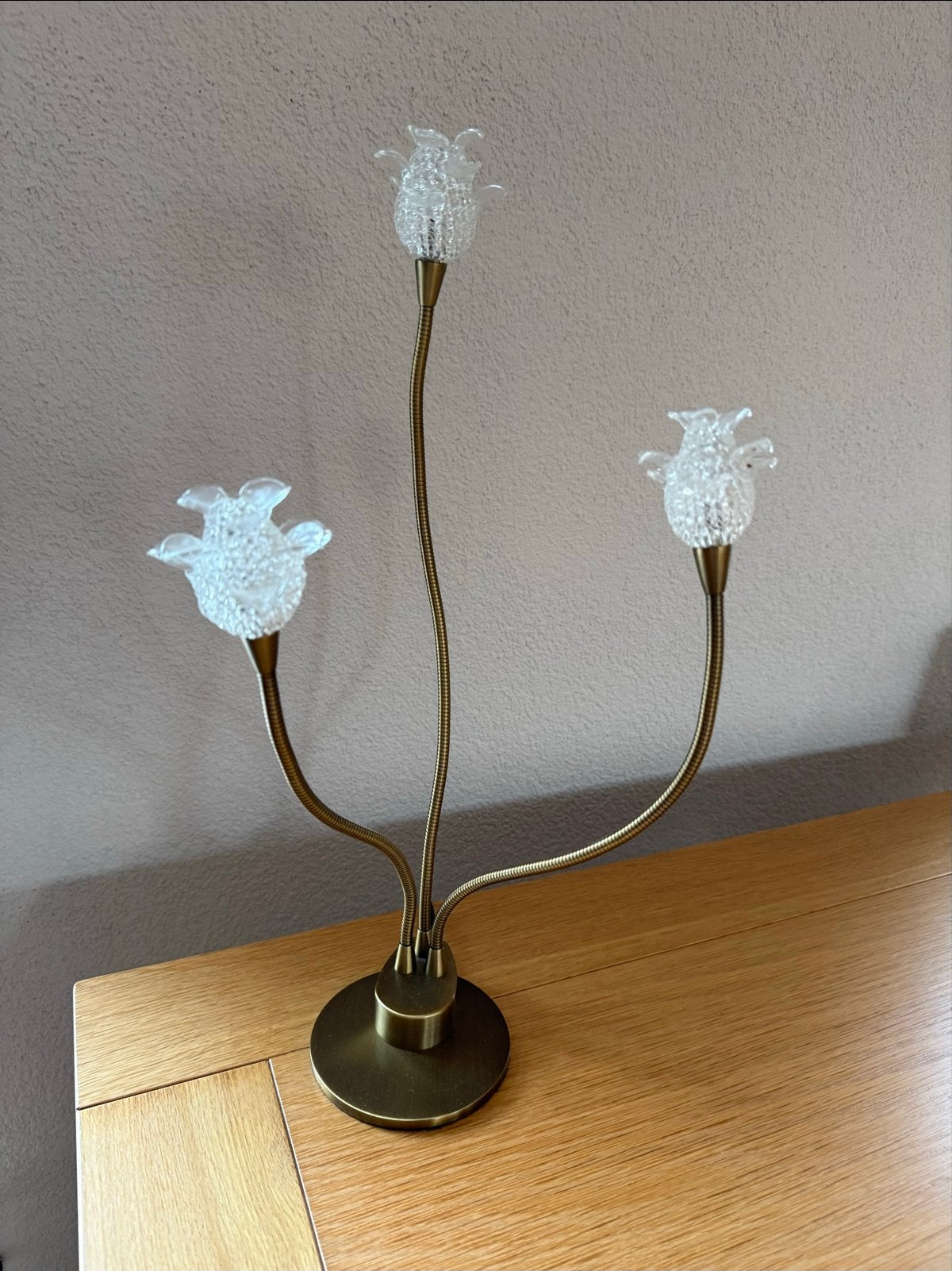 Vintage tafellamp met 3 flexibele armen en glazen kappen, Verstelbaar, Overige merken, Overige fittingen, Ophalen of Verzenden