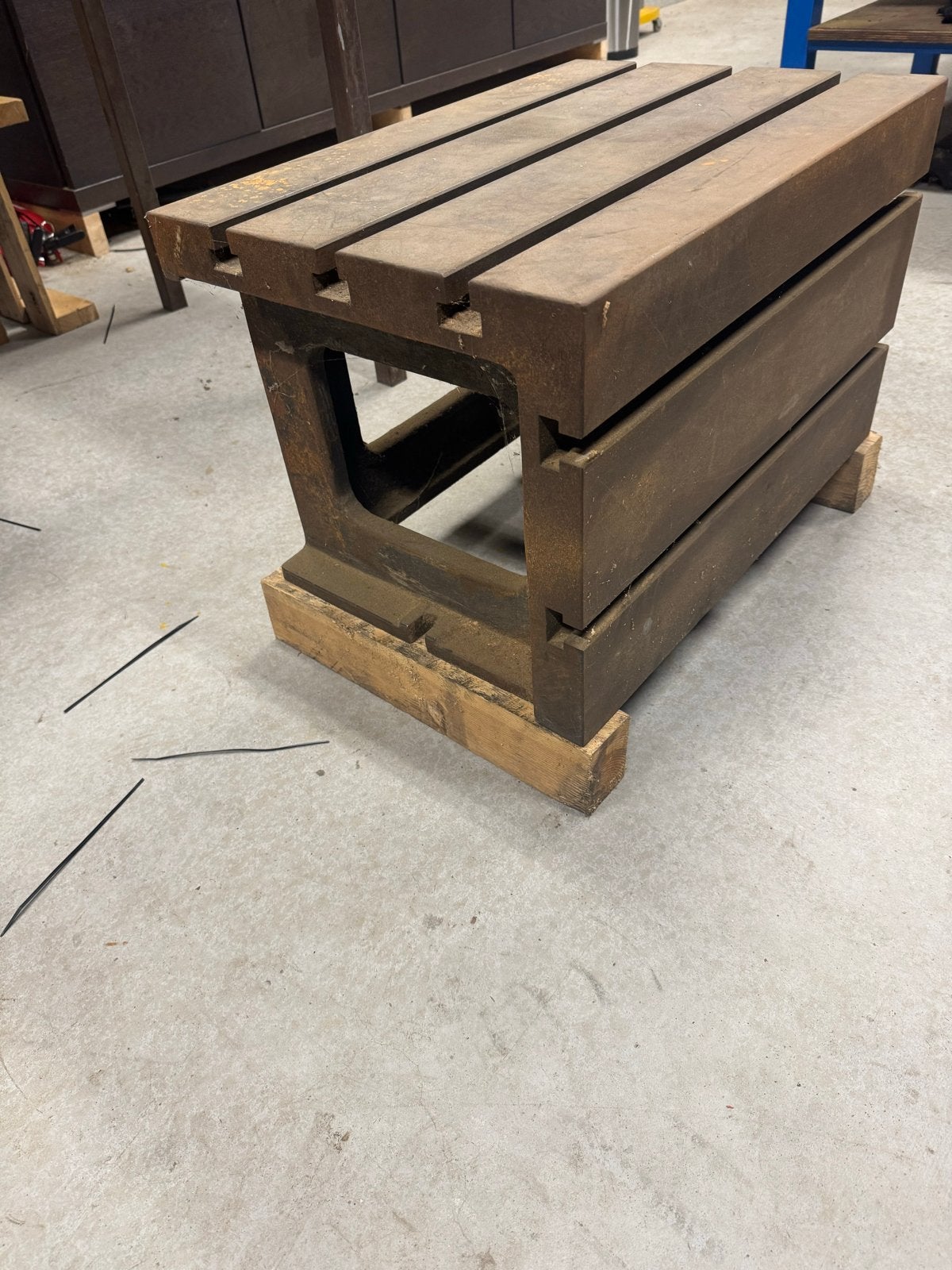 Robuuste gietijzeren opspan / machine tafel, Ophalen, Gebruikt