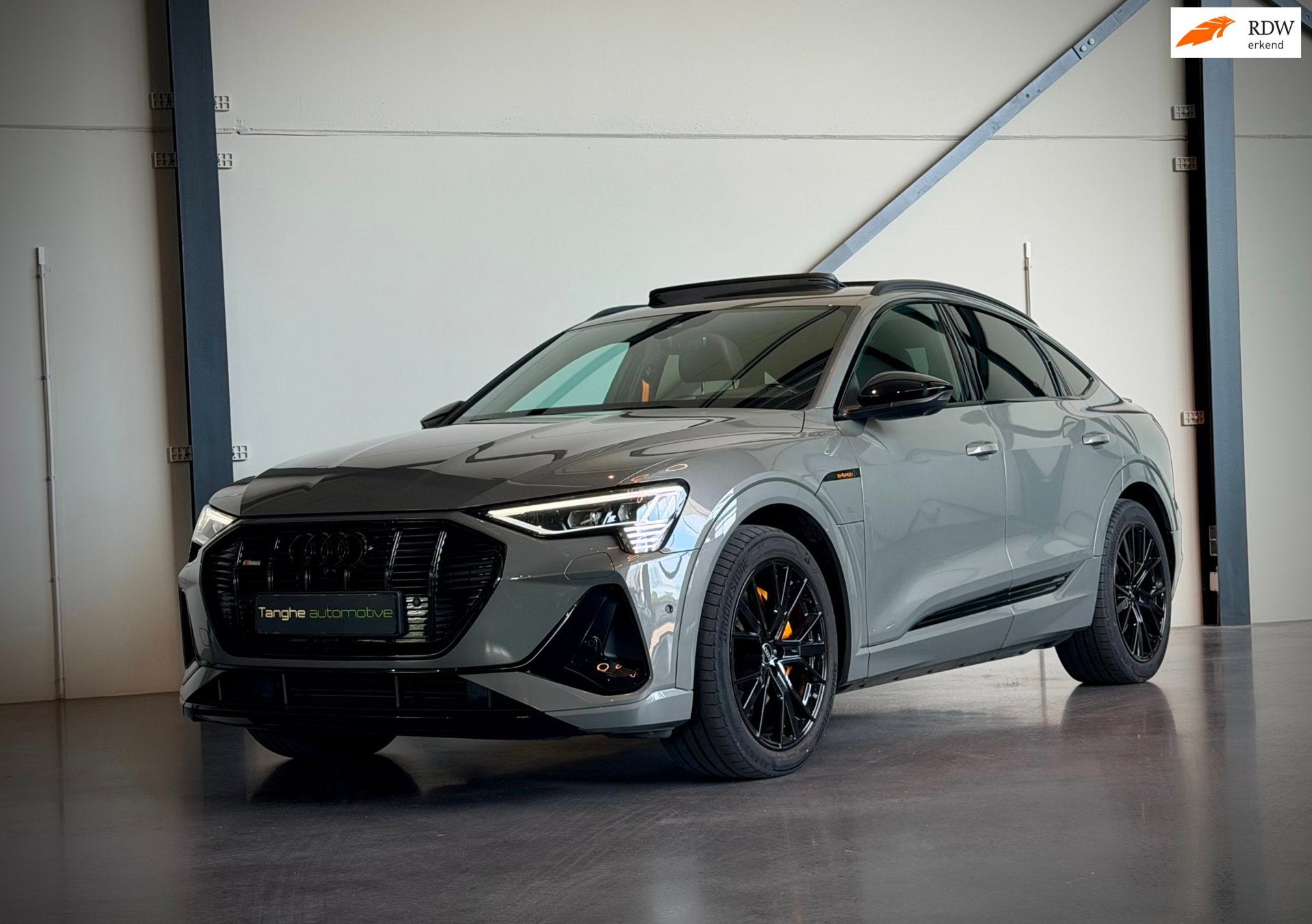 Audi E-tron Sportback 55 Black Ed, Panodak, ACC, Chronos,Ban, Auto's, Audi, Automaat, Zwart, Leder, 408 pk