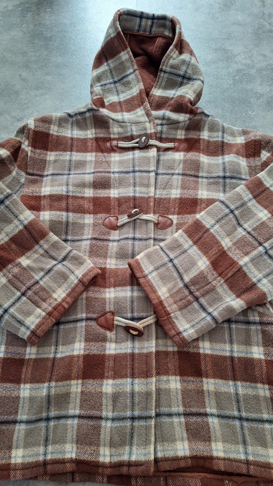 Geweldige houtje touwtje winterjas van Hennes maat 40, H&M, Bruin, Maat 42/44 (L), Ophalen of Verzenden