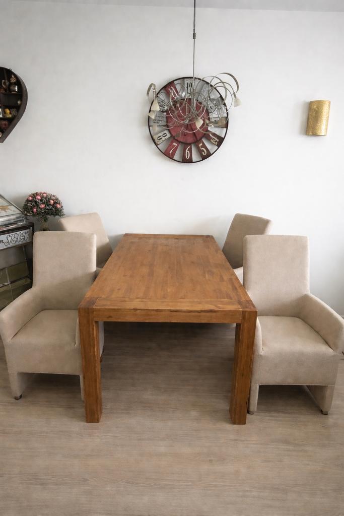 Eethoek: tafel met 4 stoelen, Ophalen, Gebruikt, 4 tot 6 stoelen
