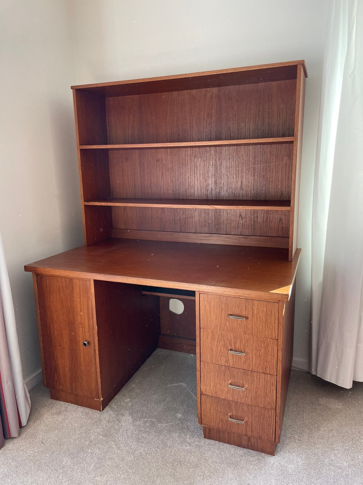 Houten bureau met bijpassend boekenrek, Ophalen, Gebruikt