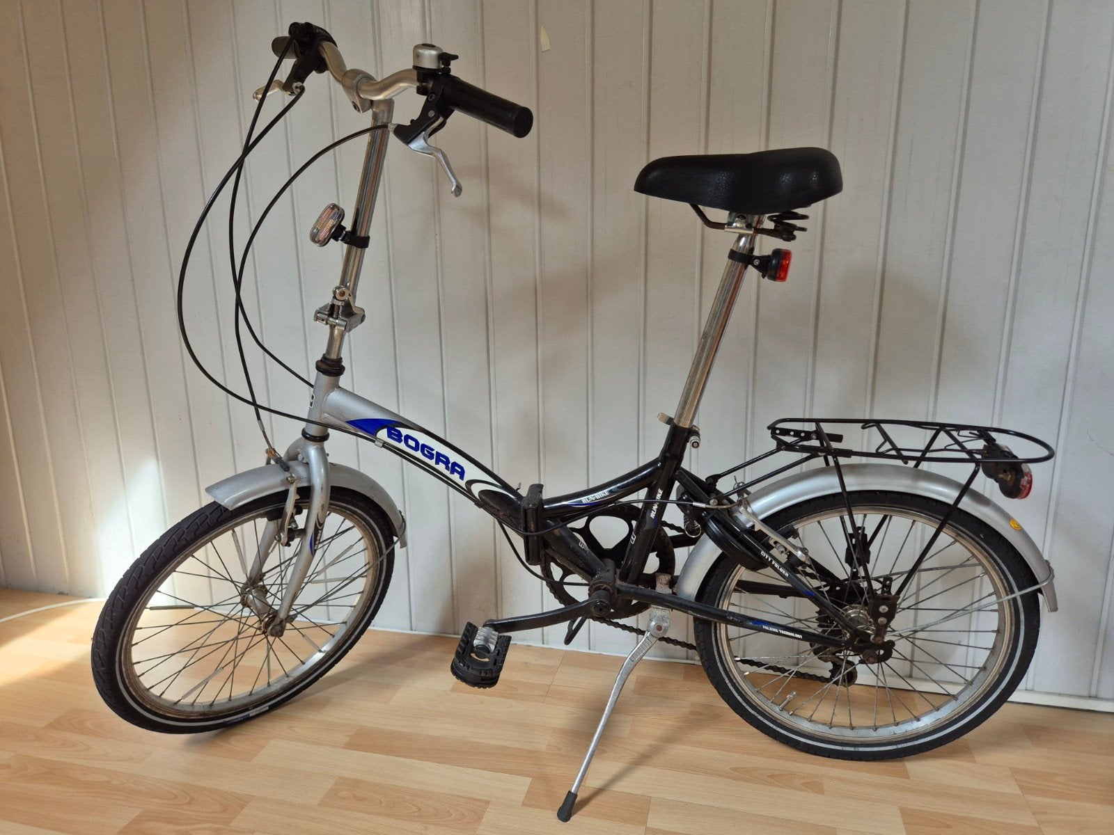 Bogra City Folder vouwfiets - Compact en handig, Fietsen en Brommers, Fietsen | Vouwfietsen, 20 inch of meer, Gebruikt, Velgrem