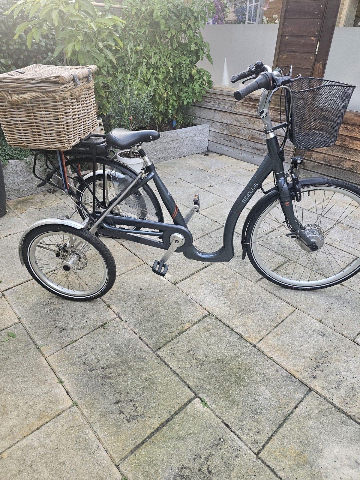 Stella driewieler e-bike met manden - Zo goed als nieuw, Fietsen en Brommers, Ophalen, Zo goed als nieuw