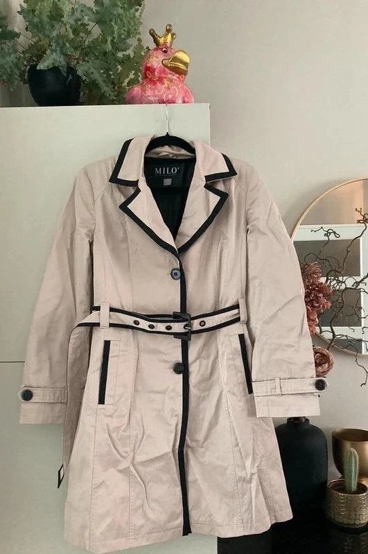 MILO Mooie beige halflang jas met ceintuur , mt 40, Maat 38/40 (M), Beige, Ophalen of Verzenden, Zo goed als nieuw