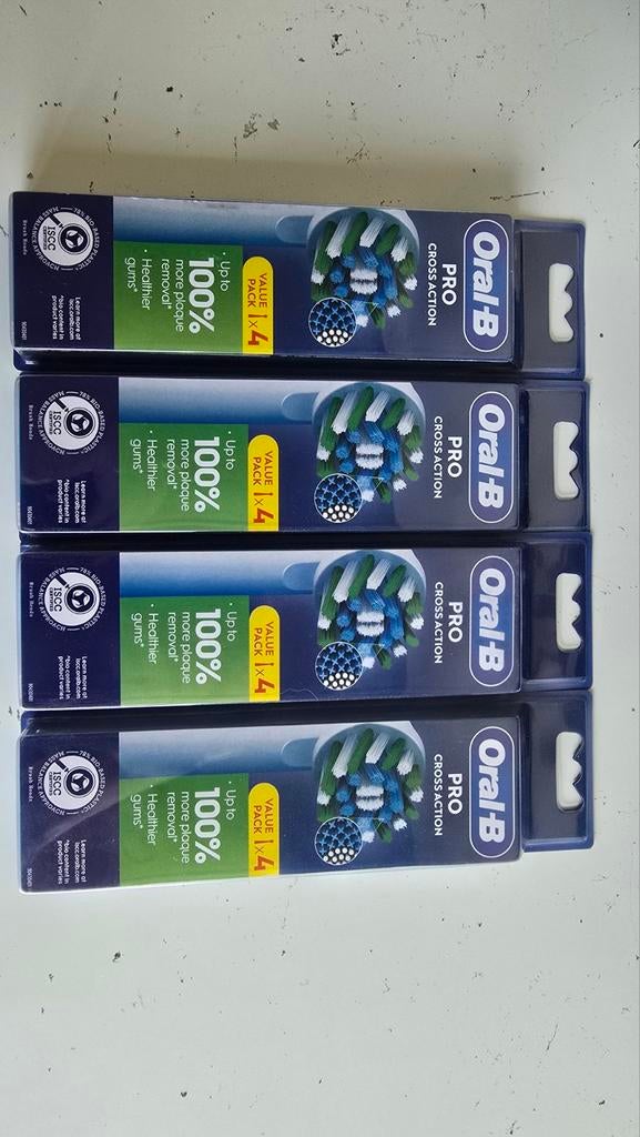 Oral-B PRO CrossAction Opzetborstels - 4 stuks, Ophalen of Verzenden, Nieuw, Mondverzorging