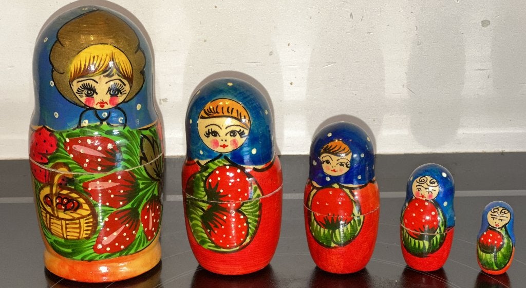 Prachtige Vintage Matroesjka Set (5-delig) - Aardbeien, Ophalen, Zo goed als nieuw, Pop