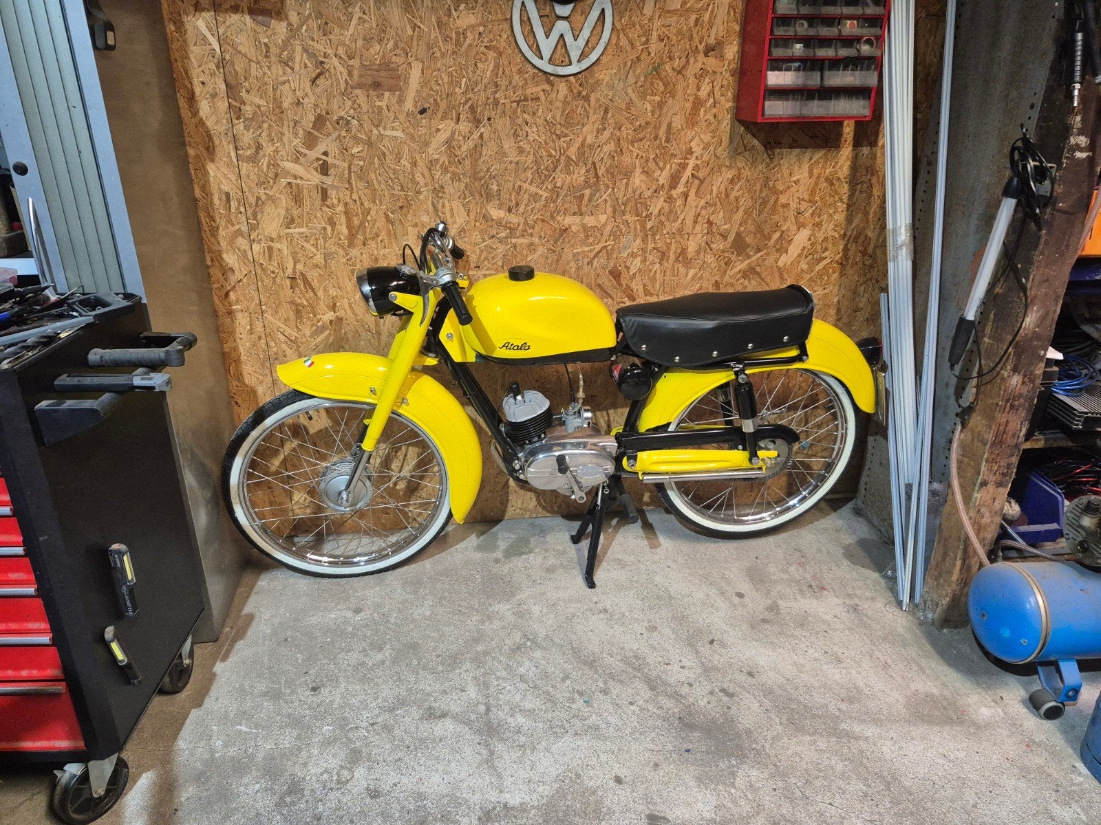 Gerestaureerde zeldzame Atala 112 3M Sport 1 italiaans, Fietsen en Brommers, Brommers | Oldtimers, Ophalen