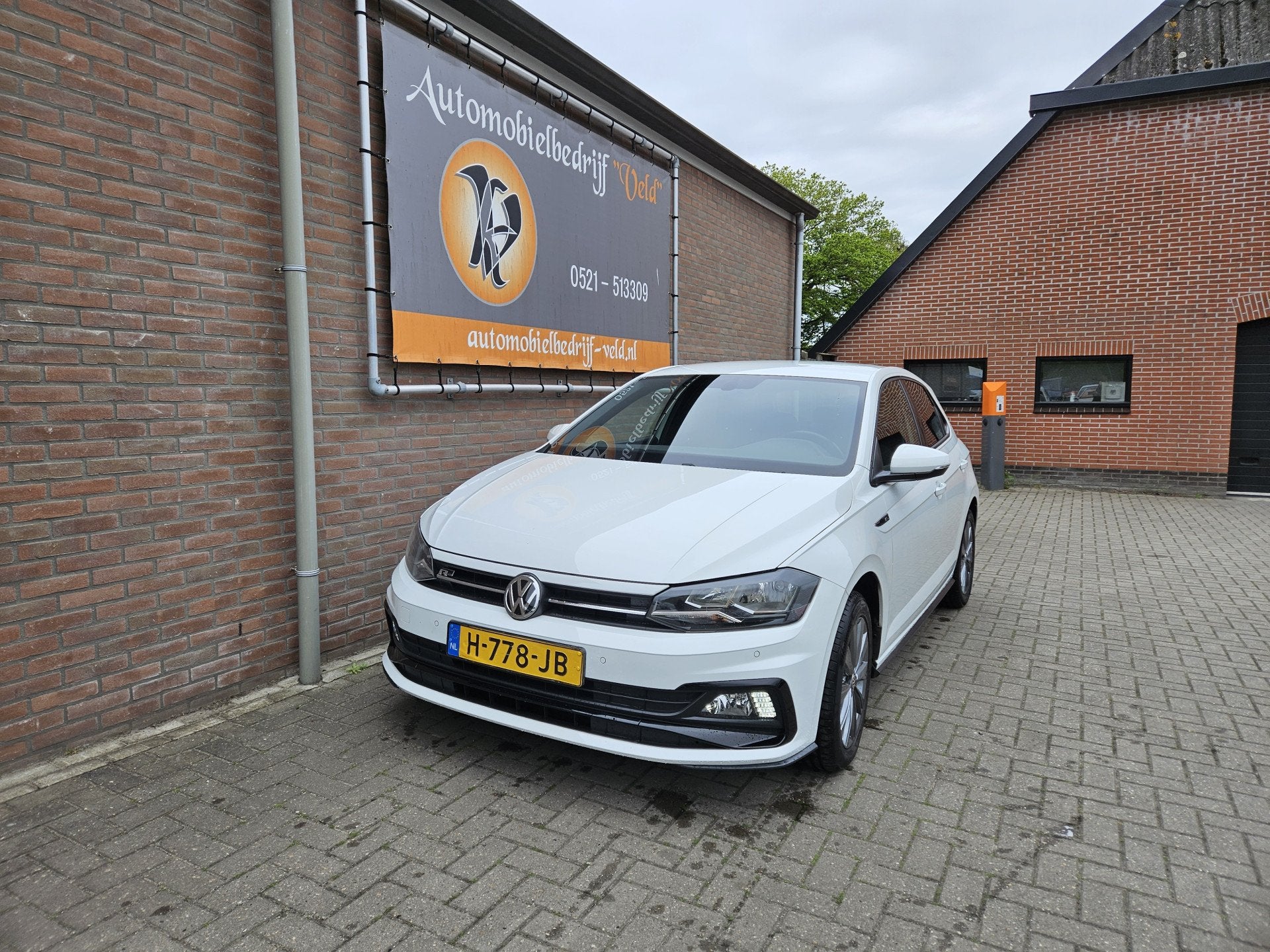 Volkswagen Polo 1.0 MPI R-line (bj 2020), Auto's, 82 pk, Leder en Stof, Wit, Origineel Nederlands