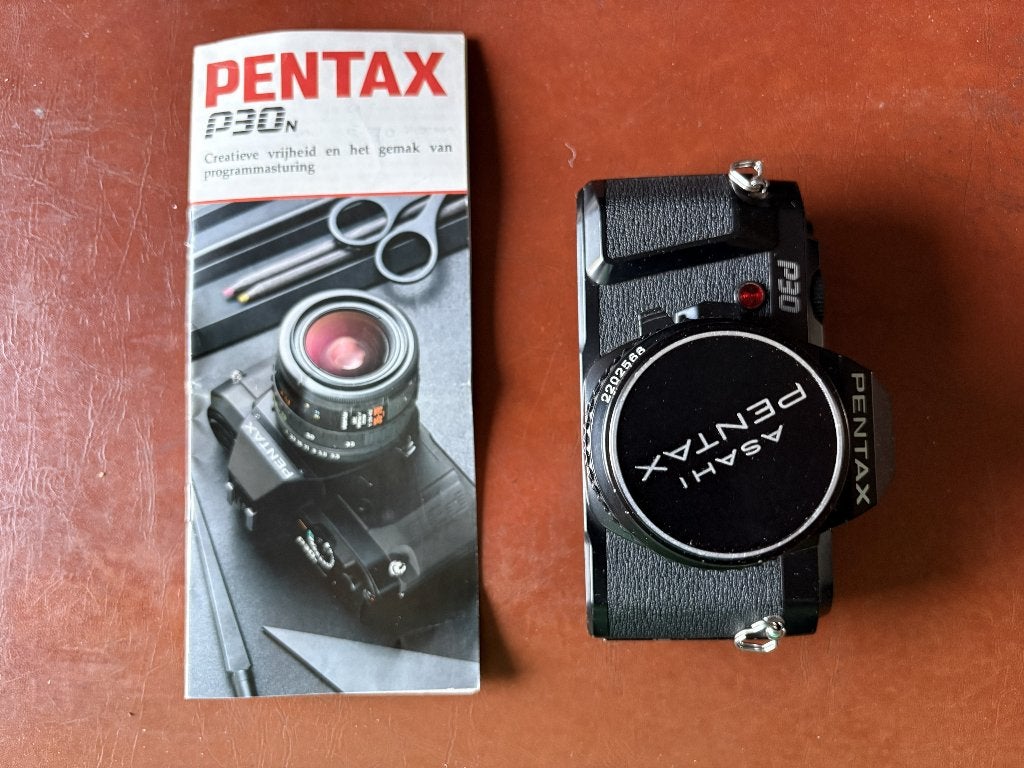 Asahi Pentax P30 Spiegelreflexcamera met Petri 135mm lens, Audio, Tv en Foto, Fotocamera's Analoog, Ophalen, Zo goed als nieuw