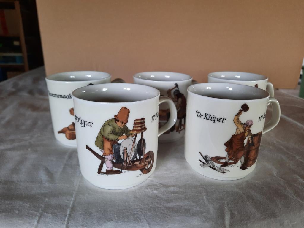 Set van 5 vintage mokken met ambachten uit de 18e eeuw, Ophalen of Verzenden