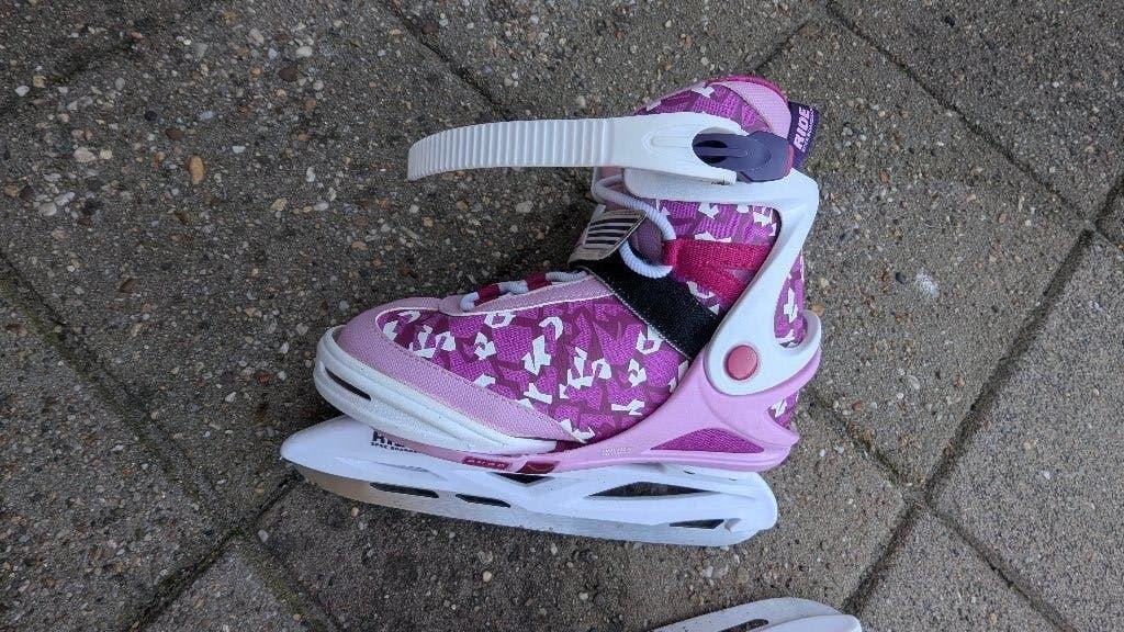 € 1 Meisjes schaatsen maar 35-38, Overige typen, Zo goed als nieuw, Ophalen, Overige merken