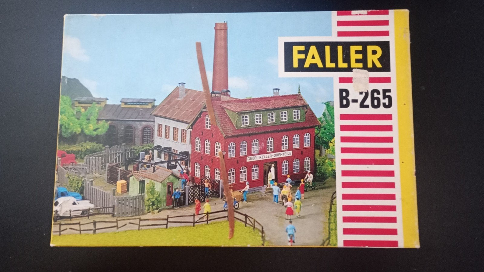 Faller bouwpakket oud fabrieksgebouw B-265, Hobby en Vrije tijd, Modeltreinen | H0, Overige merken, Gelijkstroom of Wisselstroom