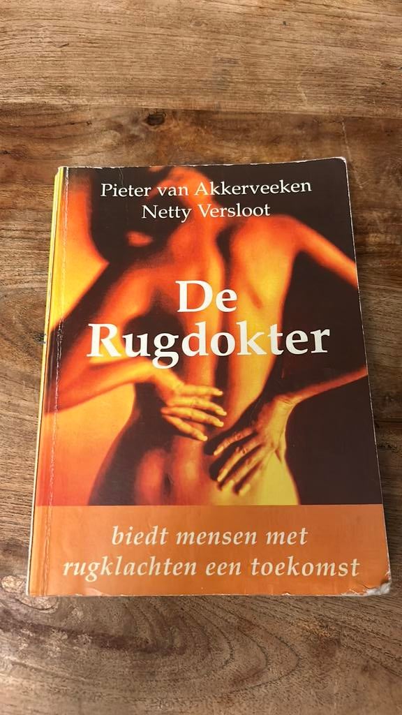 P.F. van Akkerveeken - De rugdokter, Ophalen of Verzenden, Zo goed als nieuw, P.F. van Akkerveeken