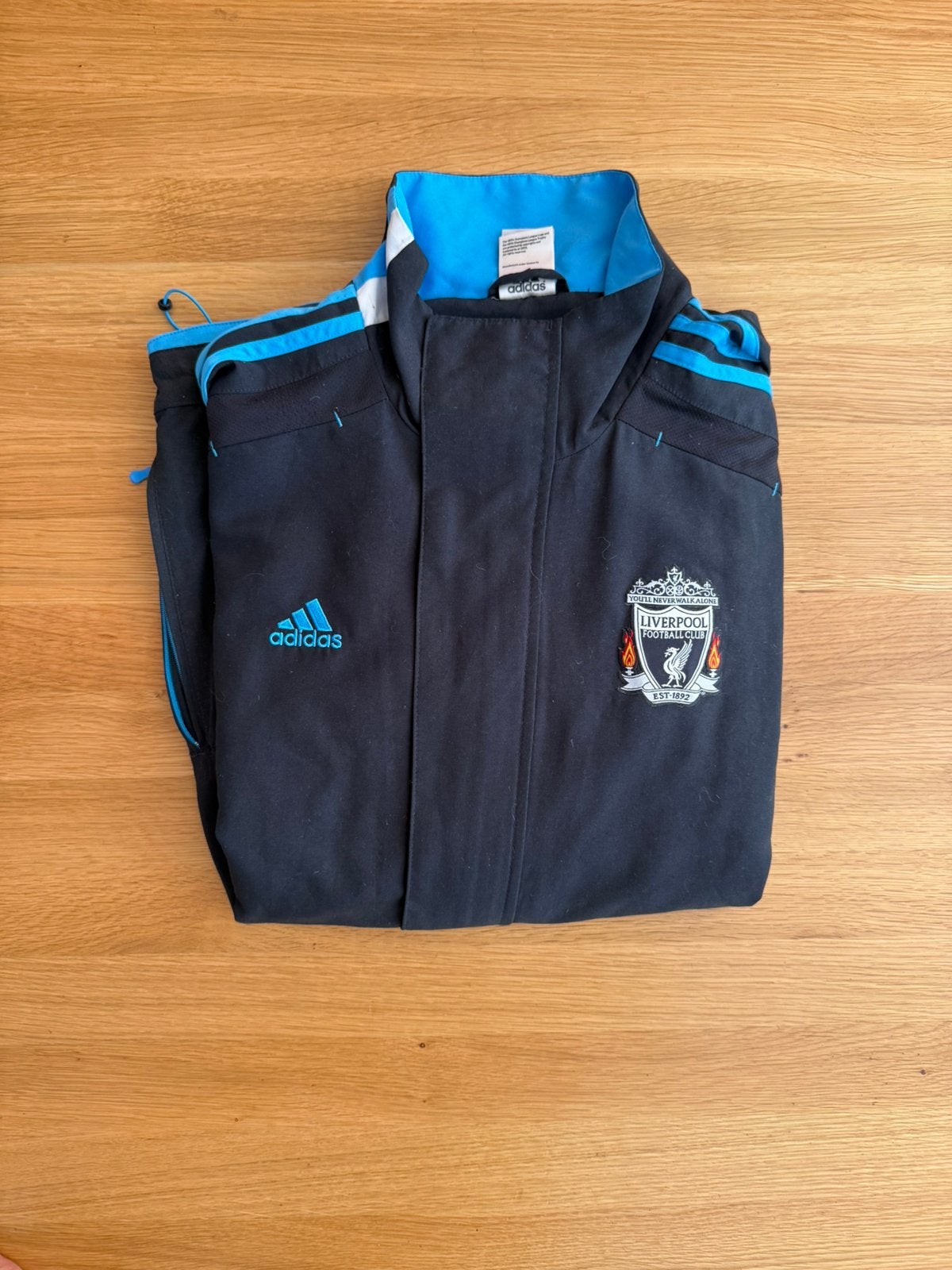 Liverpool trainingspak. Adidas, Ophalen, Zo goed als nieuw