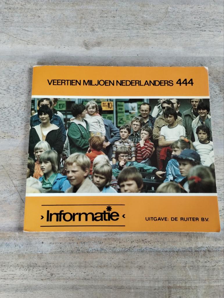Veertien Miljoen Nederlanders 444 - Informatie, Boeken, Ophalen of Verzenden, Gelezen, Overige onderwerpen, Onbekend