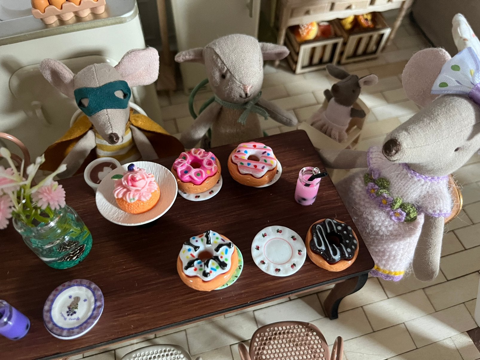 4 grote donuts poppen/maileg huis inclusief verzendkosten, Ophalen, Nieuw, Poppenhuis